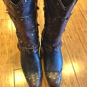 Bed Stu Distressed Cowboy Boot US 9